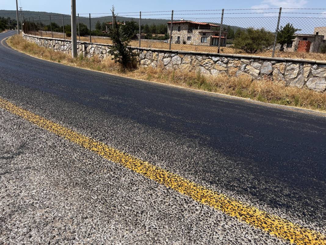 Bodrum'da 45 derece sıcakta asfalt eridi 2